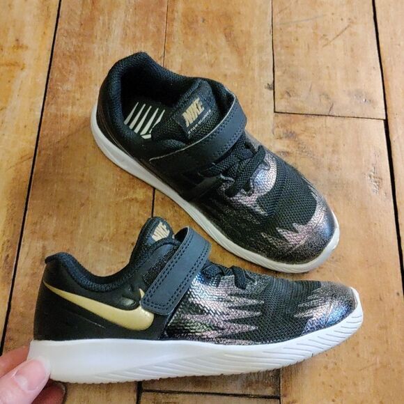 Nike Star Runner Sneakers 10 C Kids Black Gold Sneakers Velcro Neutral - Picture 2 of 13